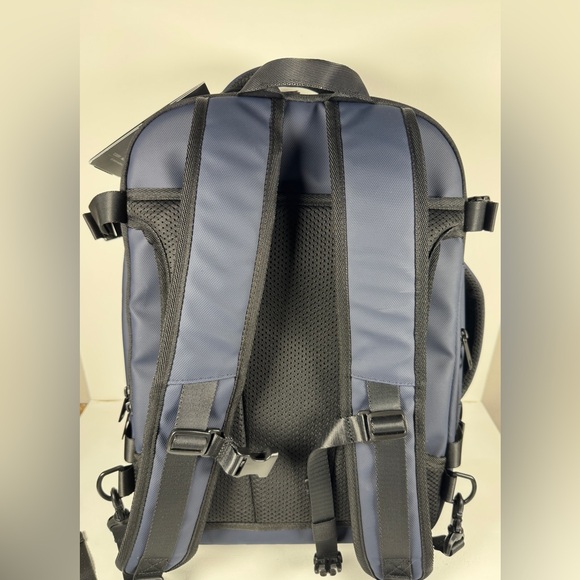 Traveler's Choice Markham 27L Backpack, Expandable, Business, Travel, Work, O... - Picture 4 of 7